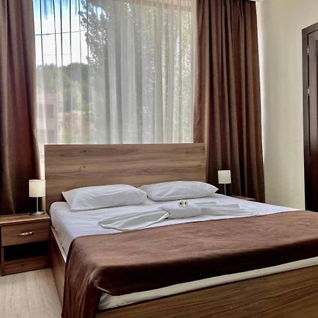 Merien Hotel Yerevan Exterior foto