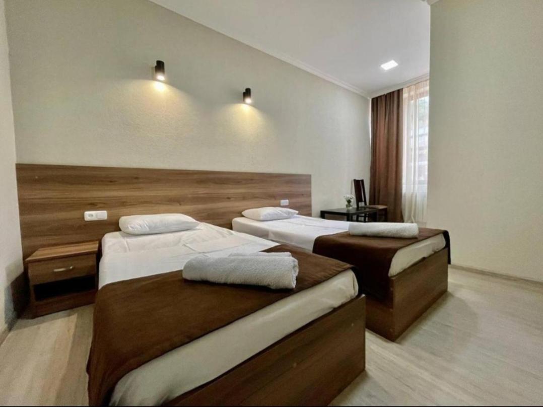 Merien Hotel Yerevan Exterior foto