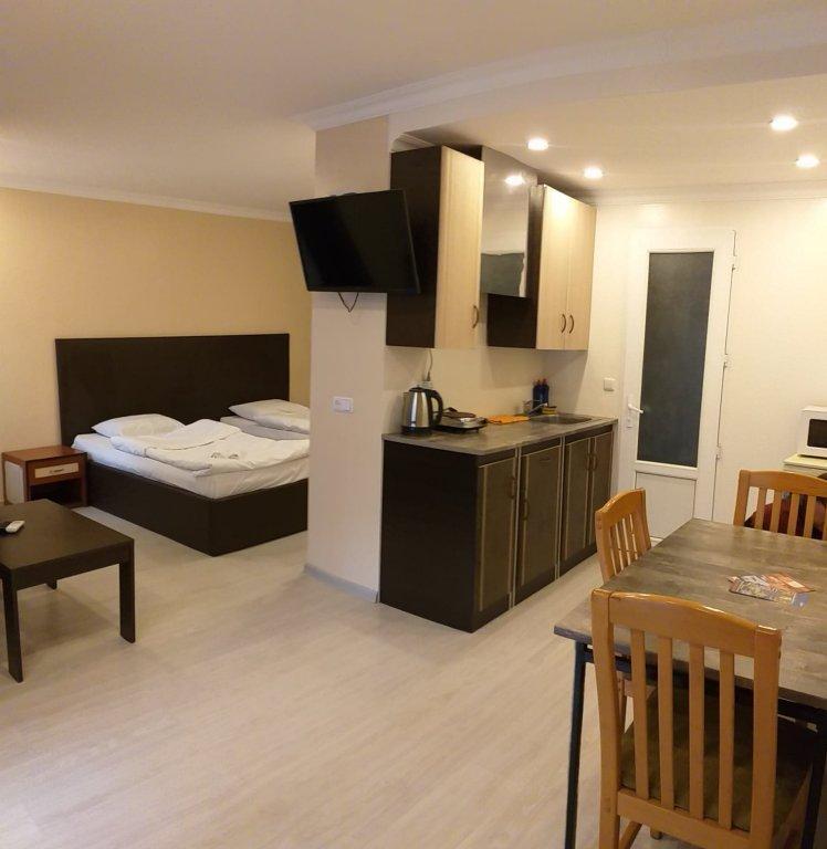 Merien Hotel Yerevan Exterior foto