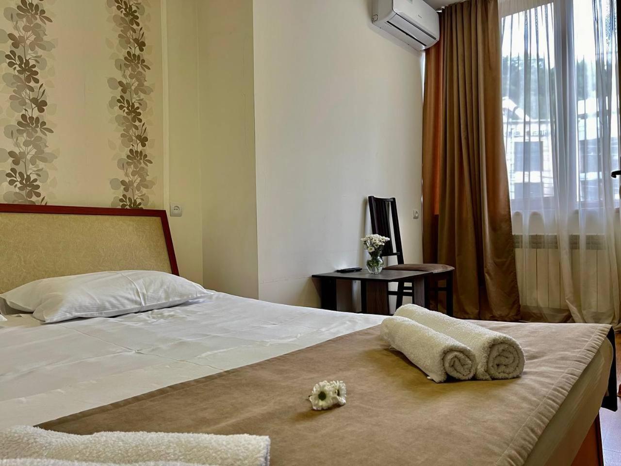 Merien Hotel Yerevan Exterior foto