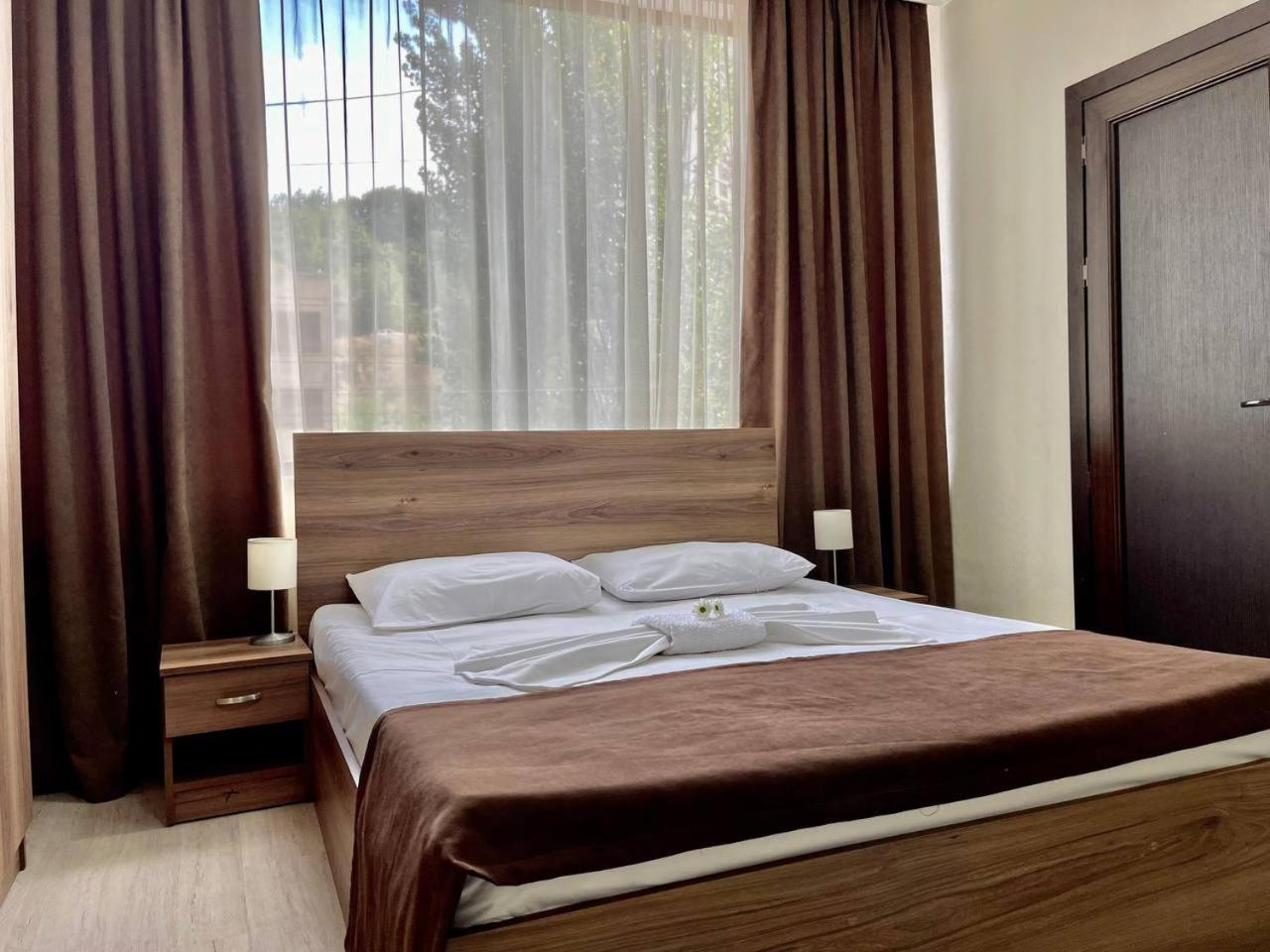 Merien Hotel Yerevan Exterior foto